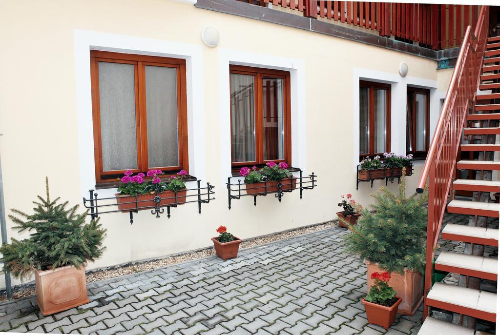 Hotel Pelikán Třeboň Esterno foto