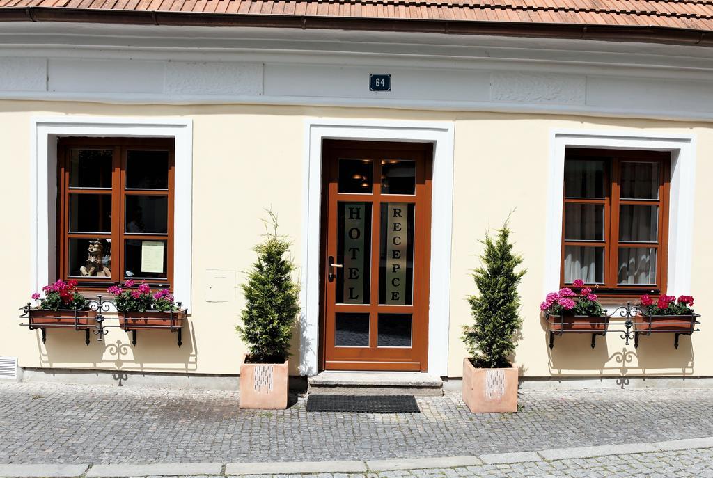 Hotel Pelikán Třeboň Esterno foto