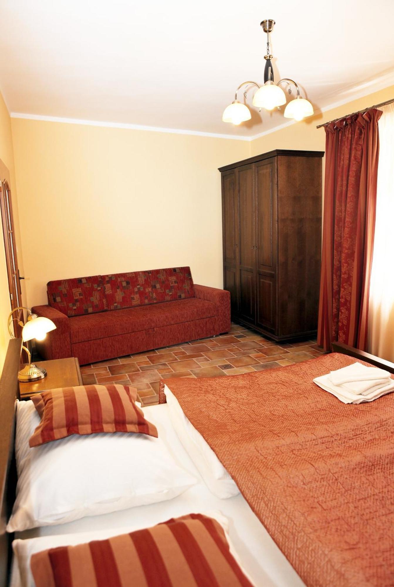 Hotel Pelikán Třeboň Esterno foto