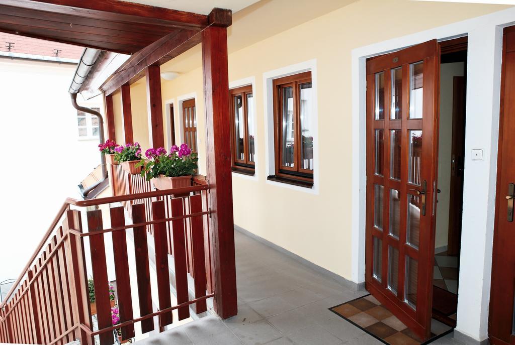 Hotel Pelikán Třeboň Esterno foto