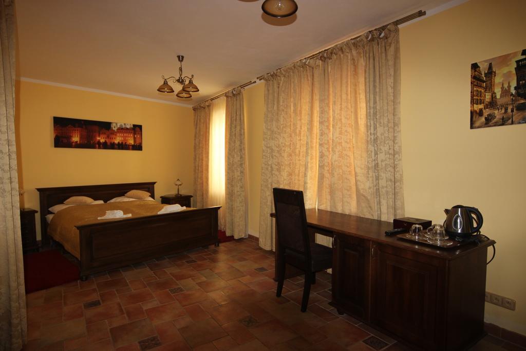 Hotel Pelikán Třeboň Esterno foto