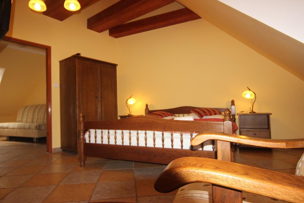 Hotel Pelikán Třeboň Esterno foto